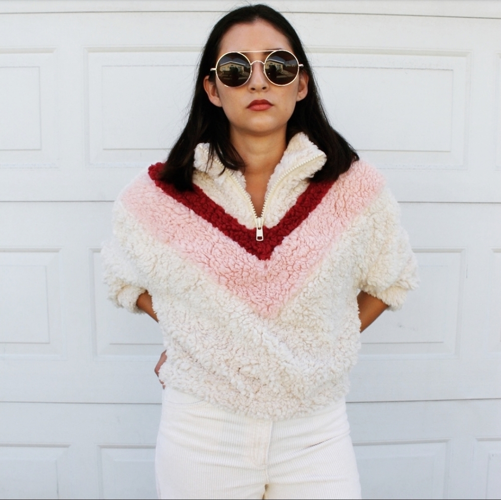 🚨//Fall Essentials// Fluffy Pullover Sweater - Picture 4 of 7